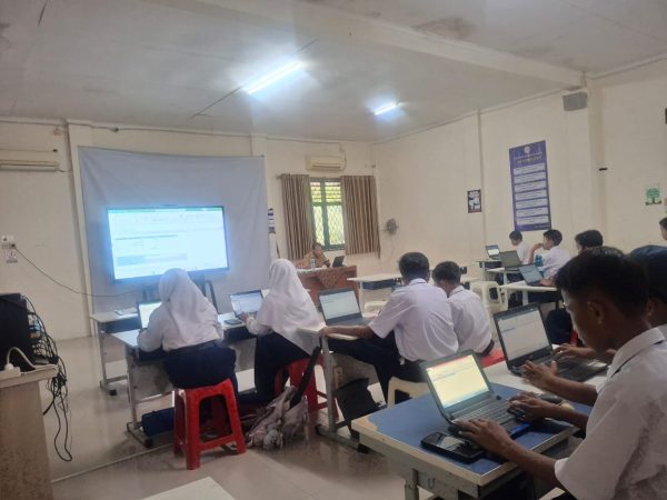 EKSTRAKURIKULER MULTIMEDIA