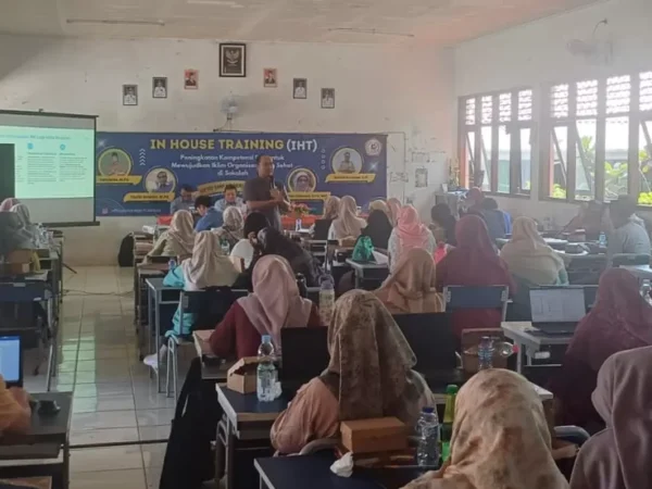 SMPN 14 Depok Perkuat Kompetensi Guru Lewat IHT, Fokus Literasi Numerasi dan Pembelajaran Mendalam