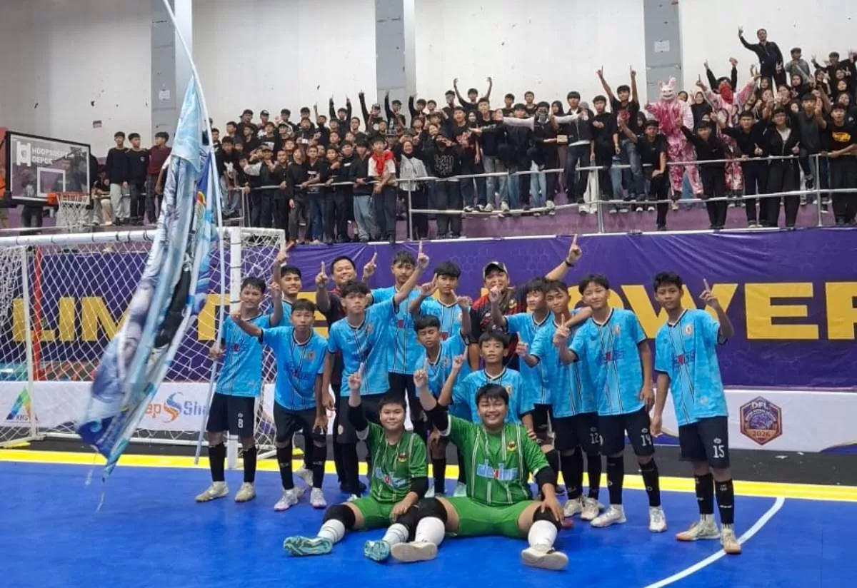 Perjuangan Devlas Berbuah Gelar Juara DFL : Bukti Konsistensi Pembinaan Atlet Sekolah Artikel ini adalah bagian dari Mitra Promedia Group dan sudah tayang dengan judul "Perjuangan Devlas Berbuah Gelar Juara DFL : Bukti Konsistensi Pembinaan Atlet Sekolah" Baca selengkapnya di: https://www.radardepok.com/metropolis/94617685831/perjuangan-devlas-berbuah-gelar-juara-dfl-bukti-konsistensi-pembinaan-atlet-sekolah